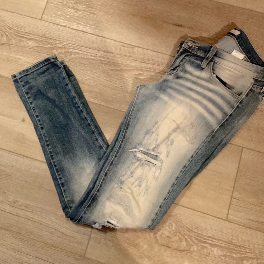 Size 27 Light Destroyed/distressed KanCan Jeans